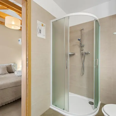 Διαμέρισμα With Parking Space Novigrad - 25957