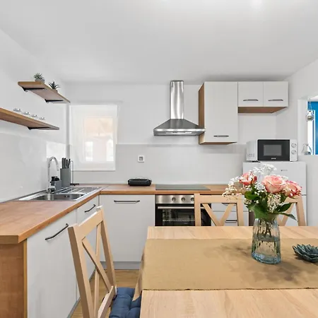 Διαμέρισμα With Parking Space Novigrad - 25957 Novigrad Istria